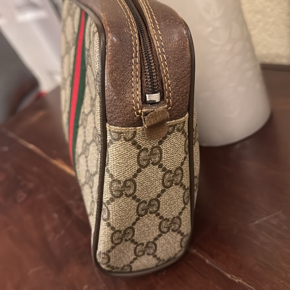 Authebtic Vintage Gucci Clutch GG
